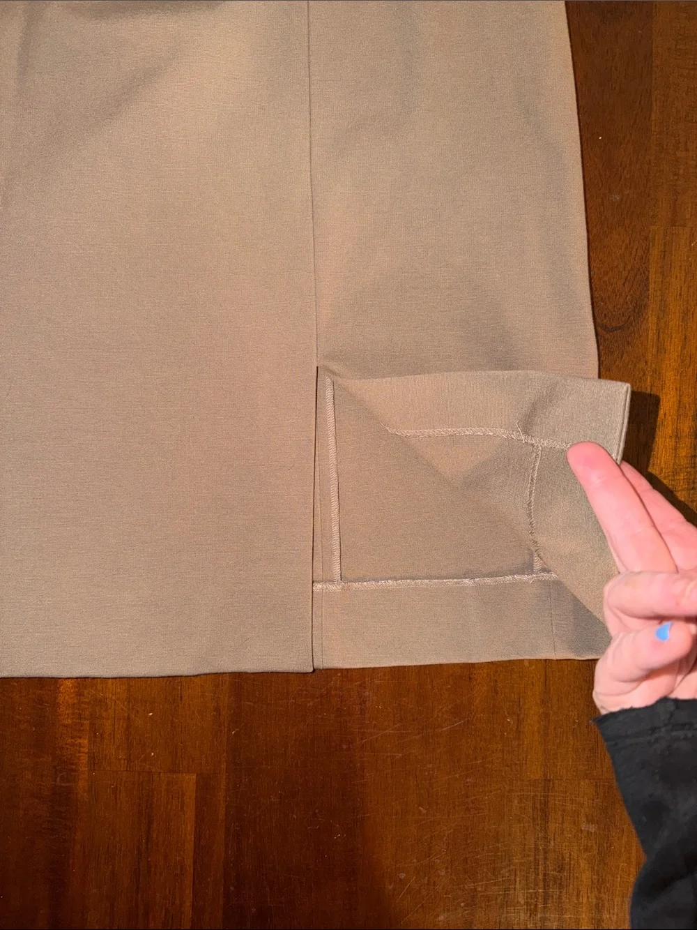 M.M. Lafleur Ladies Taupe Straight Skirt. Size 4 Front Slit. Classic, career